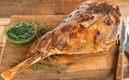 Ricette al forno per coscia di agnello con verdure ed erbe aromatiche