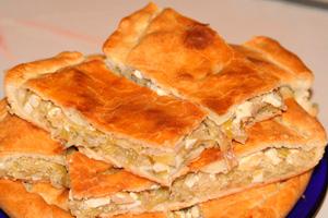 Torta affettata con cavolo e uova