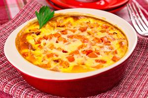 Frittata al forno con salsiccia e pomodori al forno