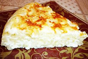 Casseruola di pasta e ricotta in una pentola a cottura lenta