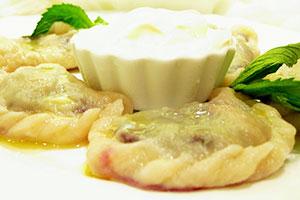 Gnocchi con ciliegie e panna acida