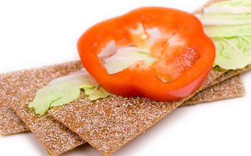 Pane croccante con verdure