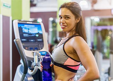 Ragazza in palestra