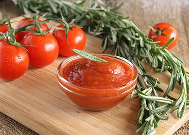 Ketchup di pomodoro fatto in casa