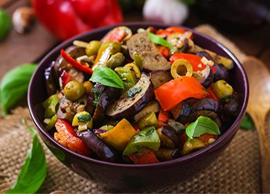 Spezzatino di melanzane, peperoni, olive e verdure