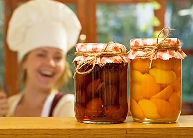 Frutta preparata dal cuoco soddisfatto