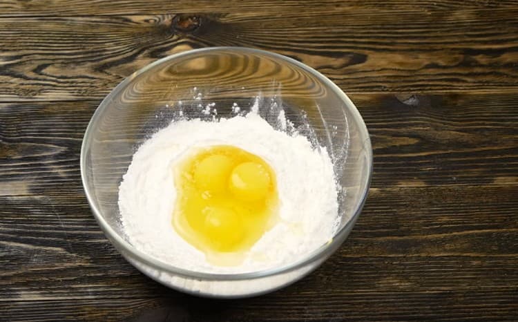 Portiamo alla tua attenzione una ricetta molto semplice per frittelle di formaggio alle erbe.