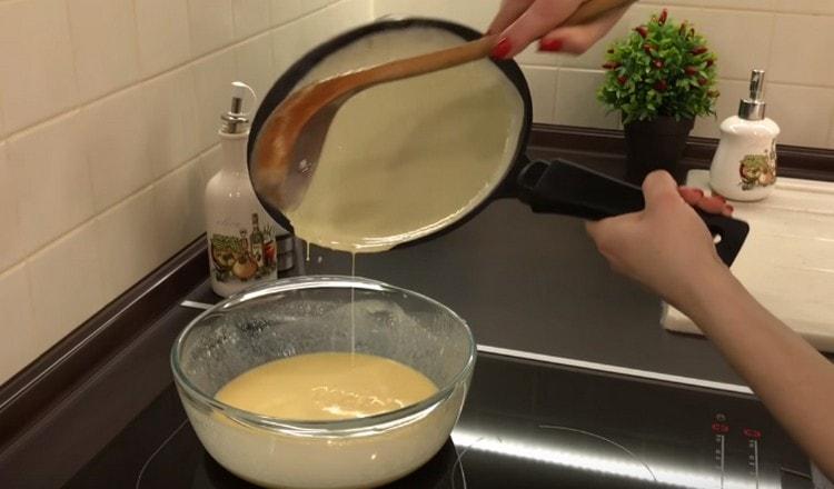 cuocere tali frittelle nel latte è facile.