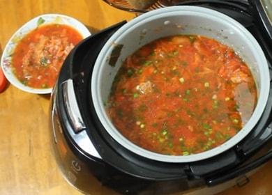 Cucinare deliziosi borsch in una pentola a cottura lenta secondo la ricetta con foto passo dopo passo.