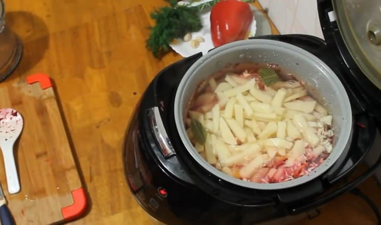 Versare tutti i componenti del piatto con acqua bollente e attivare la modalità Zuppa.