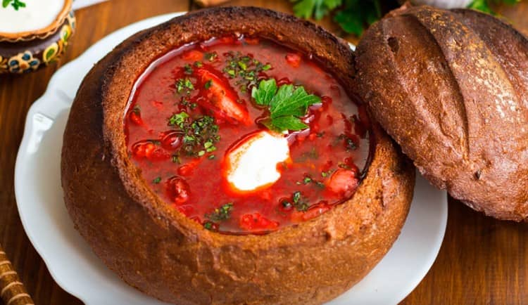 Prova una ricetta così interessante per il borsch ucraino nella tua cucina!