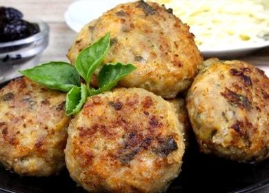 Cucinando teneri costolette di tacchino nel forno secondo una ricetta passo-passo con una foto.