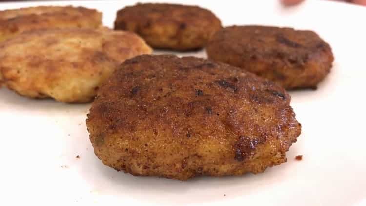 Bene, le cotolette molto gustose cucinate secondo una semplice ricetta con una foto sono pronte.