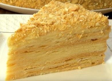 Cucinare una torta napoleonica a casa con una ricetta con una foto.