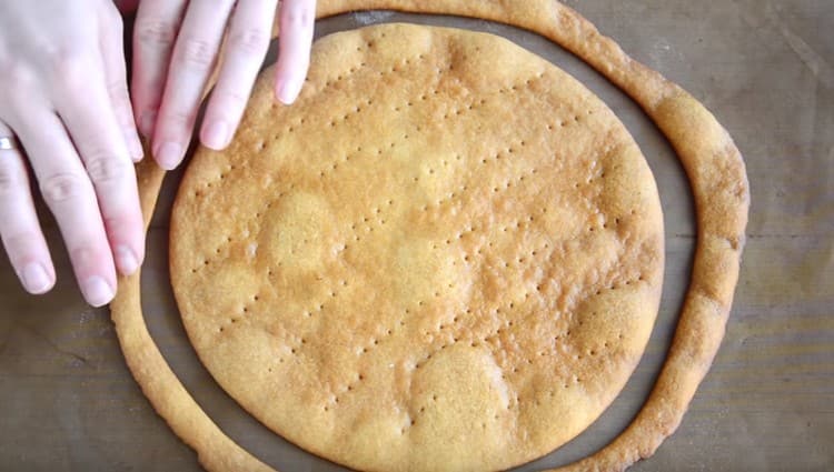 Cuocere le torte fino a doratura.