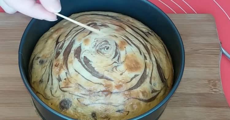 Per fare una torta zebra su kefir, controlla la prontezza della torta