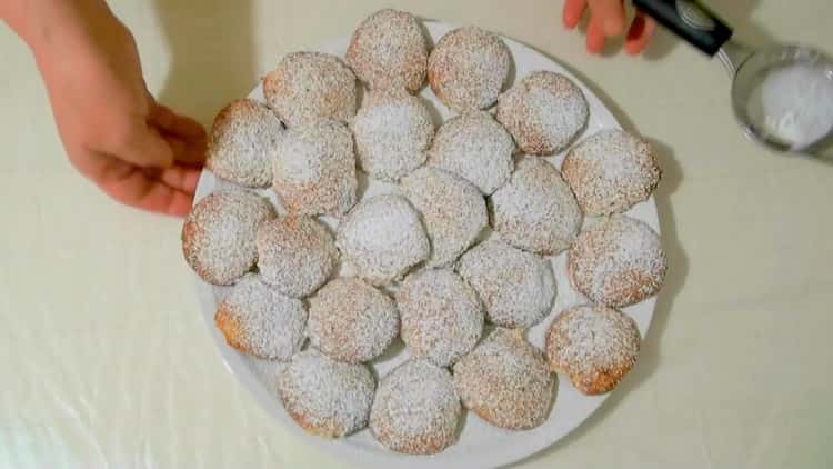 Amaretti deliziosi cucinati in una ricetta semplice