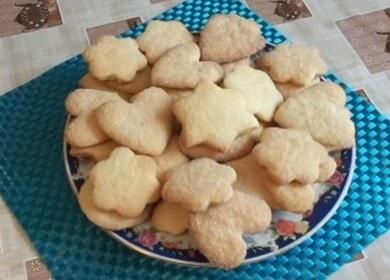 Cucinare una ricetta di pasta frolla semplice e gustosa con una foto.