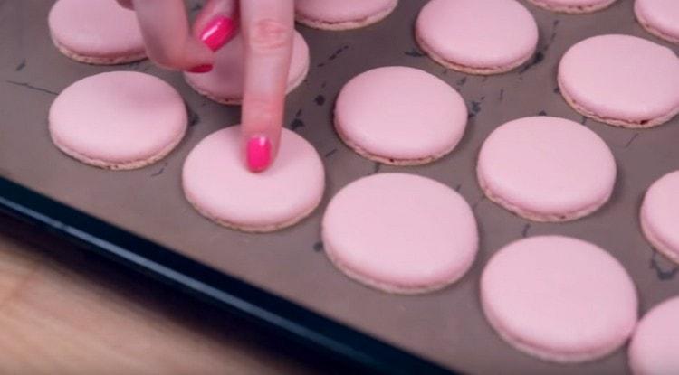 Amaretti pronti usciamo dal forno.