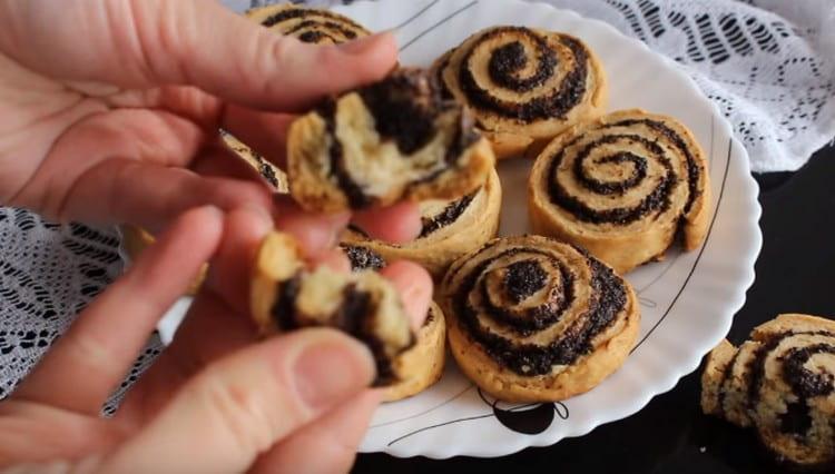 Tali biscotti sul siero di latte non sono solo gustosi, ma anche belli.