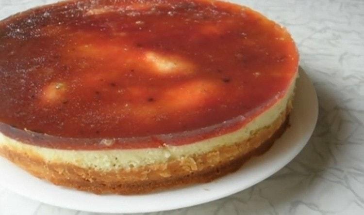 La torta originale con viburno è pronta.