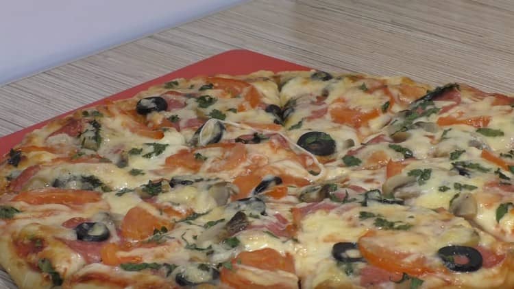 La ricetta della pizza che vedi semplicemente non può fallire.