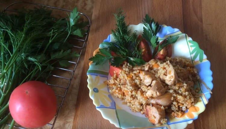 Come puoi vedere, pilaf di bulgur con pollo è molto facile da preparare.