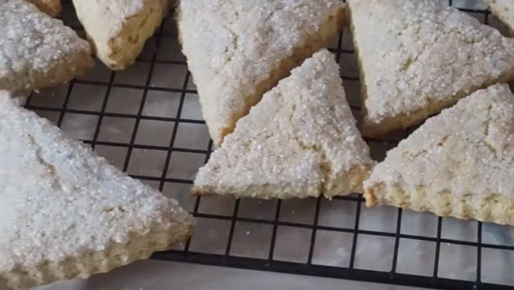 Come puoi vedere, quasi tutti possono fare i biscotti con lo zucchero usando questa ricetta.