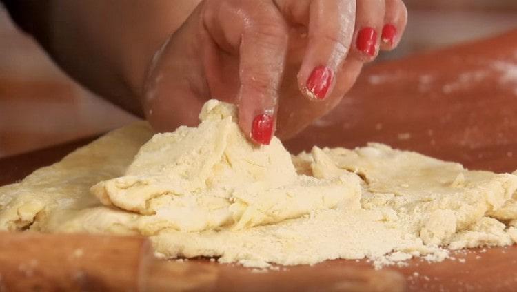 Questo è l'impasto perfetto per una torta di pesce.