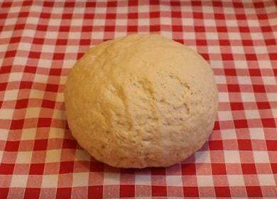 Prepariamo l'impasto di manti perfetto in acqua bollente secondo la ricetta con una foto.