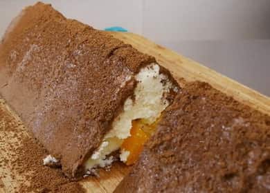 Torta senza cottura di biscotti e ricotta secondo una ricetta passo dopo passo con una foto