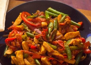 Fajitos con pollo - una ricetta messicana semplice e deliziosa