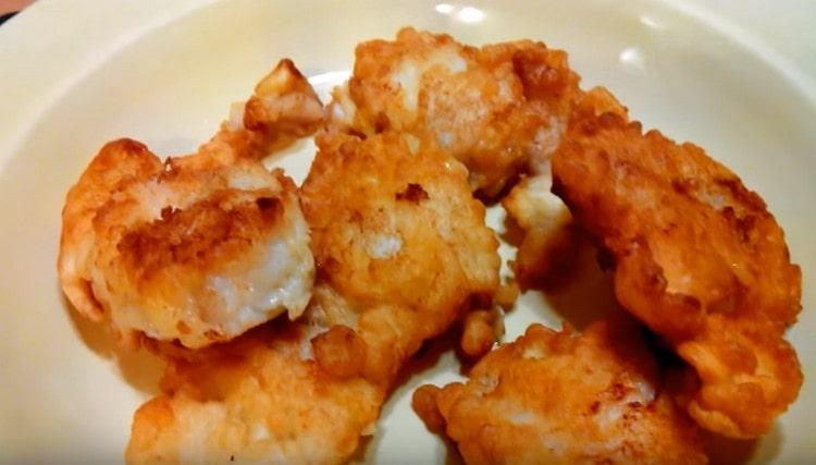 Come puoi vedere, il filetto di pesce in pastella può essere fritto in pochi minuti.