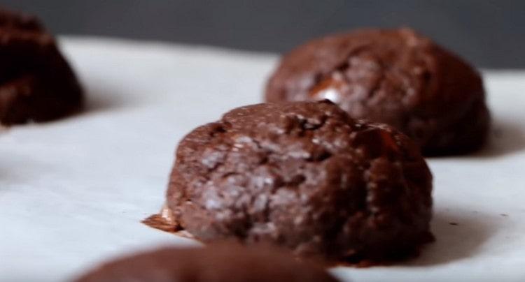 La particolarità di questo cookie è che sembra ma non del tutto pronto.