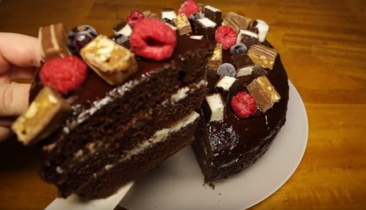 Come puoi vedere, preparare una torta al cioccolato così meravigliosa in una pentola a cottura lenta non è difficile.