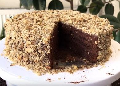 Torta al cioccolato con noci - deliziosa e succosa