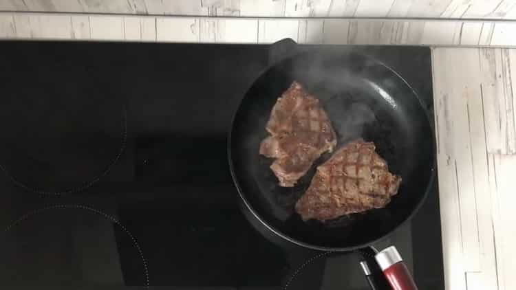 Bistecca di manzo con una ricetta graduale con foto