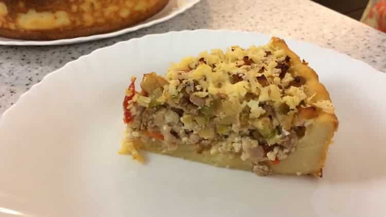 La deliziosa torta preparata secondo la ricetta della nonna è pronta