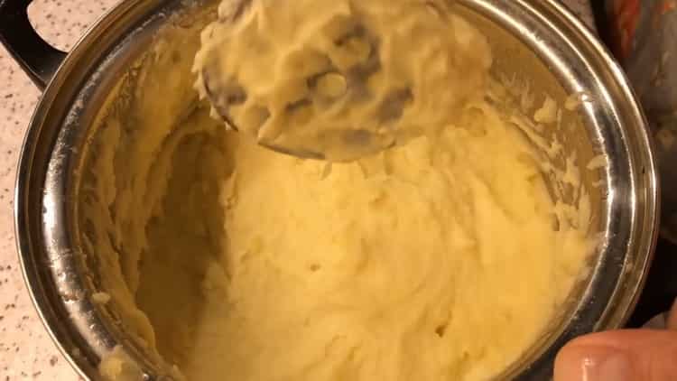 Per preparare la torta della nonna, prepara l'impasto