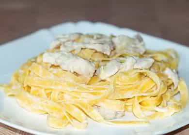 Fettuccine al pollo - deliziosa cena in 15 minuti