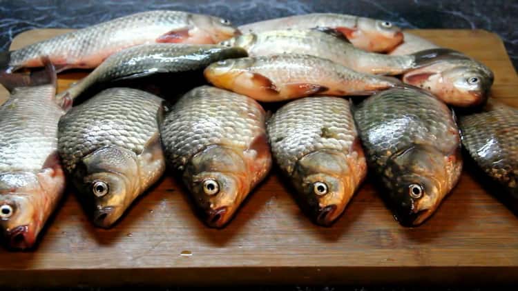 Per preparare lo stoccafisso, prepara gli ingredienti