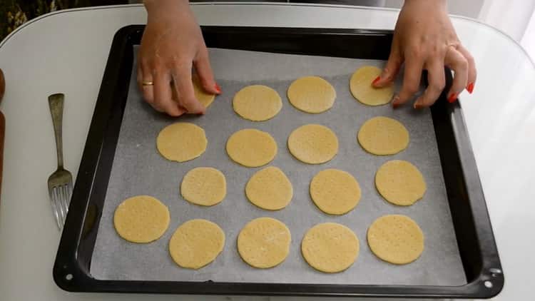 Per fare i biscotti, preriscaldare il forno