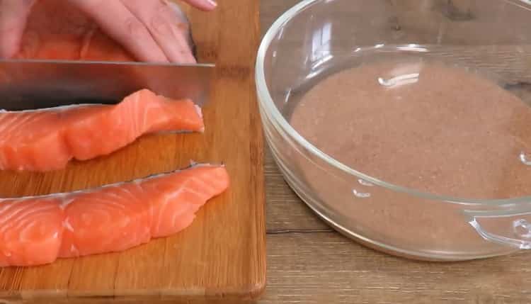 Secondo la ricetta per cucinare il pesce, preparare gli ingredienti