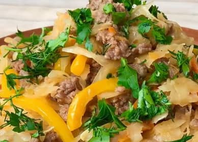 Cavolo brasato con carne macinata secondo una ricetta passo-passo con foto