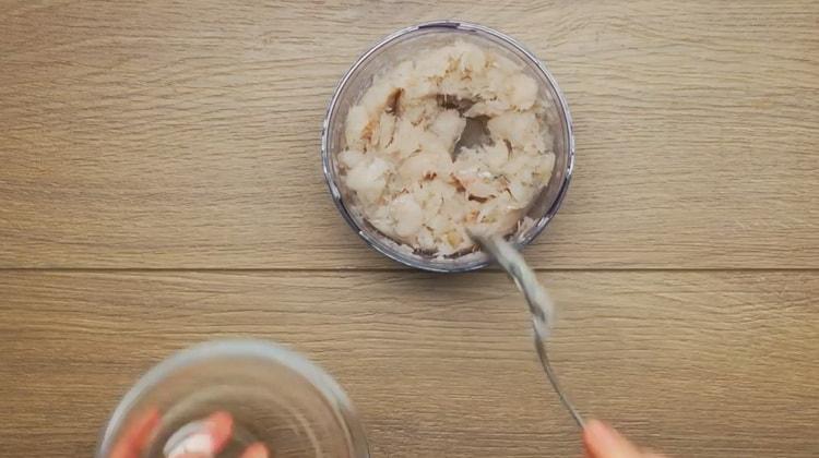 Per la preparazione di polpette al mentai, preparare gli ingredienti