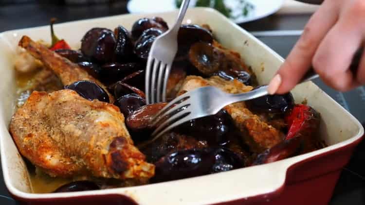 La ricetta per un coniglio intero al forno con una foto