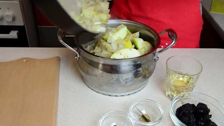 Per cucinare coniglio con prugne secche. unisci gli ingredienti