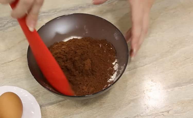 Per preparare i biscotti di marmo, prepara gli ingredienti