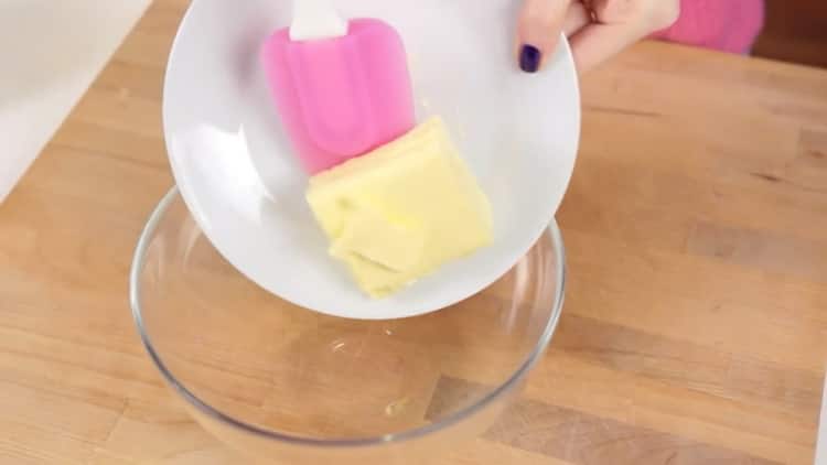 Per la preparazione dei biscotti di Natale, prepara gli ingredienti