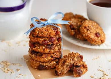 I biscotti di farina d'avena alla banana sono un'alternativa sana e deliziosa ai biscotti normali.